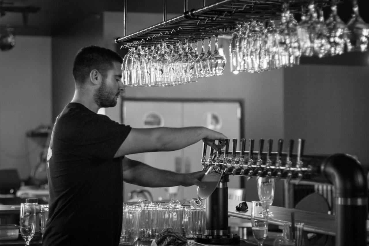 La Baleine Endiablee Microbrasserie Riviere-Ouelle Bagian luar foto